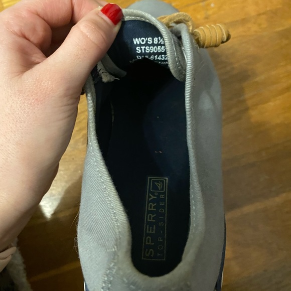 Women’s sperry boat shoes - Picture 2 of 4